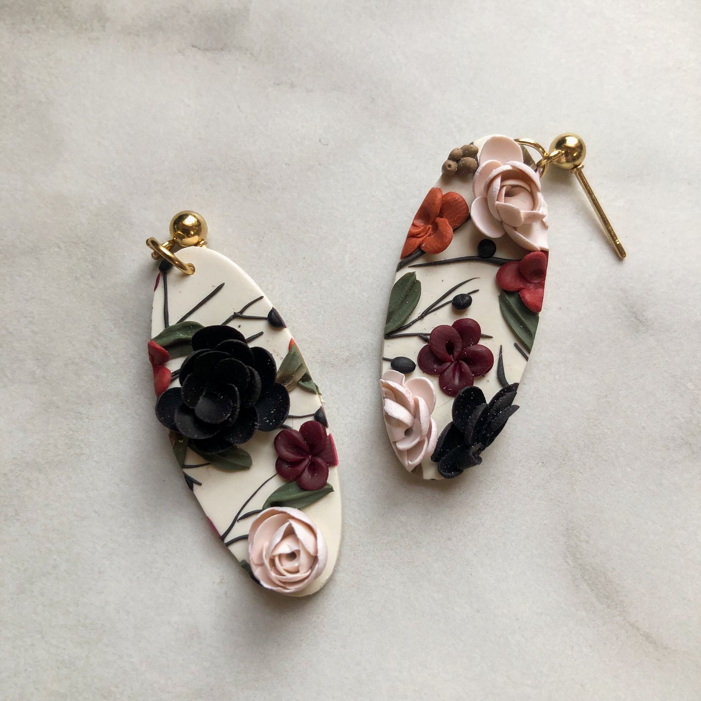 Christmas Floral Collection, Medium Ovals on Gold Ball Posts